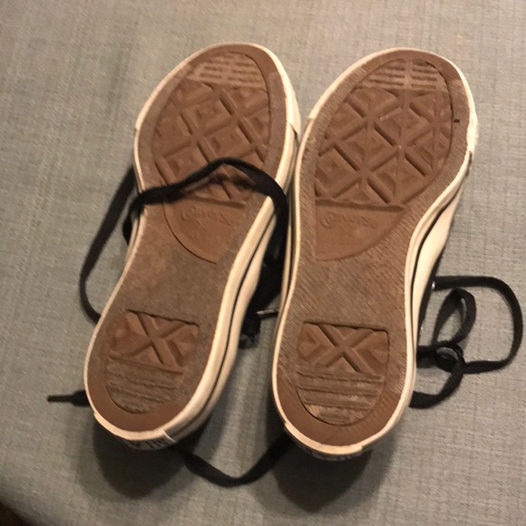 Black and white converse size 6 women - Picture 4 of 8